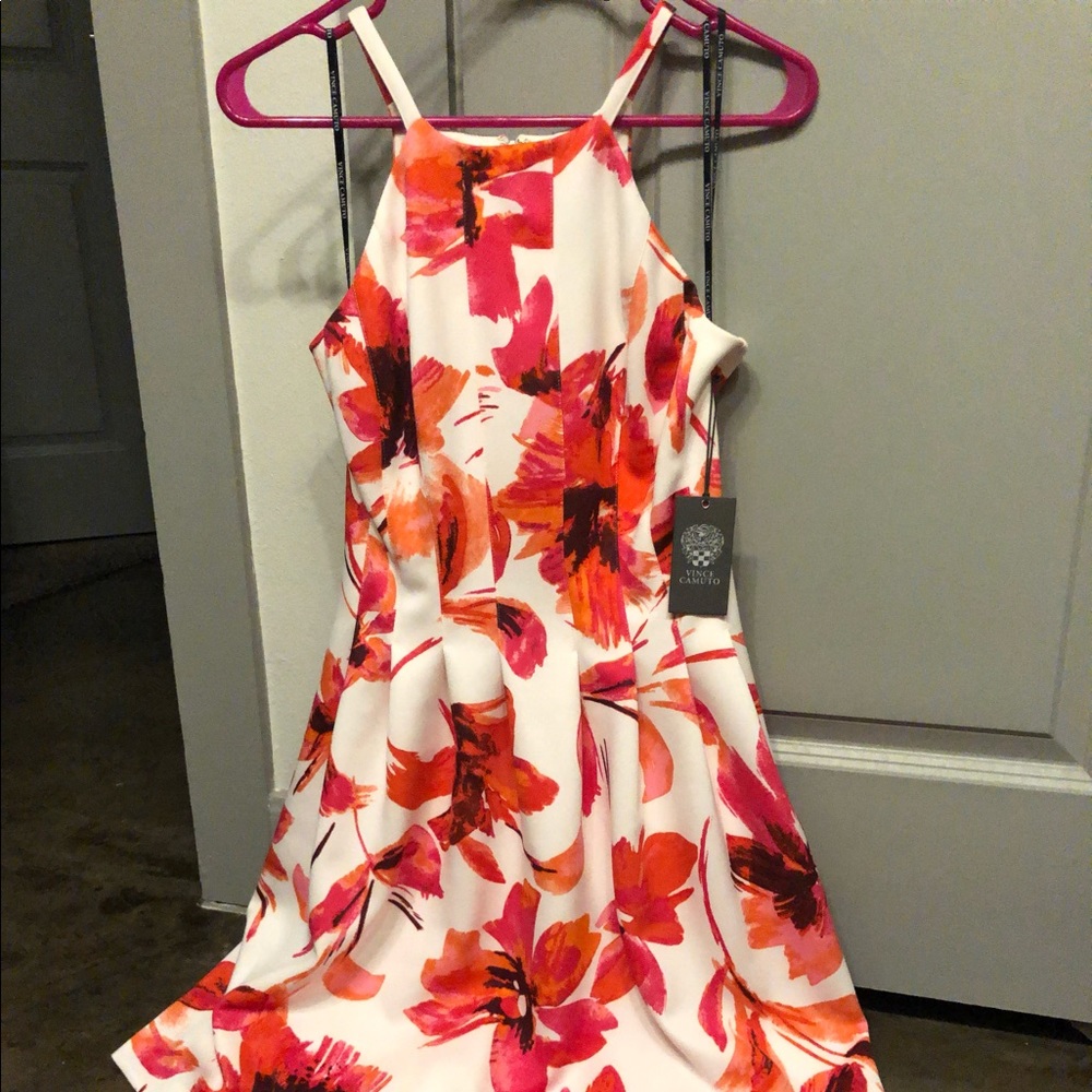 VINCE CAMUTO— Floral Dress